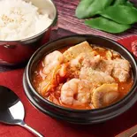 贅沢海鮮の韓国チゲセット Seafood sundubu（韓国チゲの革命。総本店）