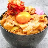 キムチどんじろう Donjiro with Kimchi（ChuuChuuフルーツ盛り盛りアサイーボウル Fruit-packed Acai Bowl 山王店）