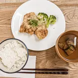 鶏のおろしがけ定食(カフェらいらい磯子店)