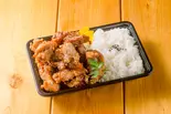 ドカ盛り弁当(地鶏食堂じん.日赤通り)