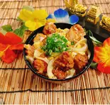 唐揚げ卵とじ丼(おばんざいときしめん鯱)