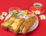 ガーリックトースト＆焼肉ドッグ（Y's Cafe）