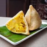 【ちょっと食べたい】ネパールコロッケ1P/Samosa1P（インドネパール料理 アジアンダイニング ロータス）