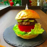 ビーフバーガー（ラーゴディチェーロパルコ）