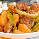じゃが芋、インゲンとスペアリブの煮込み（本格中華料理 永利 六本木店）