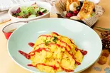【レディースセットB】ふわとろオムライス＆≪ミニ≫サラダ＆≪ミニ≫【フルーツ添え】魅惑のフレンチトースト（オムライスとフレンチトーストの店 たまごの島）