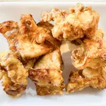 鶏のから揚げ(100g)(ミート&デリ アラタ)