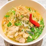 トリュフ香る、鶏肉のフォー（ベトナムフレンチ デサリータ(吉祥寺)）