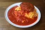 牛ハンバーグトマトオムライス(オムライス専門店リトルヤミー)