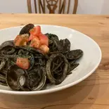 イカスミの黒造りパスタ（湊川イタリアン ソラレ）