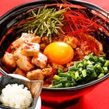 【辛】台湾まぜそば +角チャーシュー (ミニミニ追飯付き)【深夜】（油そば・台湾まぜそば専門店 土佐堀 麺屋じろう）