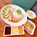 《海南鶏飯》シンガポールチキンライス（卯食）