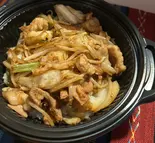 牛ホルモン野菜炒め丼（恵八）