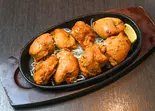 骨なし鶏肉のスパイス漬け壺窯焼き(チキンティッカ)8P(Clay Oven Grilled Spiced Boneless Chicken / 8 pcs)（炭火BULL鶏 相模大野店）