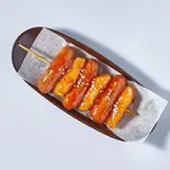 ウィンナー餅串/Wiener with Ricecake Skewers（カマロチキン 江古田店）