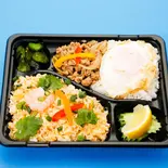 ⑲ ガパオライス+カオパックン（タイレストラン）