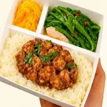 三杯鶏(サンベイジー)弁当（台湾屋台 梧月食堂）