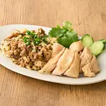 自慢の牛飯カオマンガイ Khao Man Gai over Beef Rice（旨味！牛飯カオマンガイ KHAO MAN GOOD 糀谷）