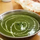 ほうれん草チキン Sag Chicken（POKAHARAGURUNGKITCHEN）
