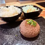 特選黒毛和牛ハンバーグ弁当(Sサイズ120g)※大盛ライス・サラダつき（花より、ハンバーグ。本店）