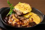 ダブルチーズハンバーグオム（肉オムライス専門店 肉とたまご渋谷店）