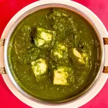 Palak paneer Curry サグパニ–ルカレーセットでナン付き（エベレスト）