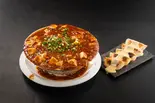 麻婆ラーメンと門外不出のソース和え餃子 Mapo Ramen and Gyoza Dumplings with Special Sauce（【麻婆ラーメンと炒飯】麺炒菜館 新宿歌舞伎町店）