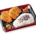 ロースとチキンかつ弁当（濵かつ 福岡天神店）