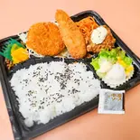 Kセット カニクリームコロッケとチーズささみフライと若鶏もも唐揚げ（あげまる）