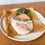 自家製スモークベーコンと淡路島さくらたまご（MICRADO GOUTER）