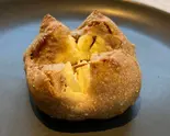 ドライフィグ＆クリームチーズ Dry Fig ＆ Cream cheese（Manhattan Bakery ＆ Wine bar）