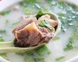 ラム肉のスープ「羊肉汤」(東城香)