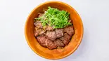 厳選 牛ハラミカットステーキ丼300g(肉1.5倍)（お肉と三浦野菜のお店THE BANFF(ザバンフ) 自由が丘店）