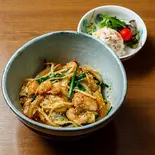 ホルモンスタミナ丼 ミニポテトサラダ付き（居酒屋よあけ）