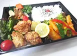 味波特製唐揚げとイカチリ弁当（味波押切店）