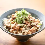 デカ盛り豚バラチャーシュー丼（ニク×ト×ソバ 本店）