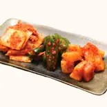 キムチ盛り合わせ  김치 모둠（熟成サムギョプサル専門店デジハンマリ西葛西店）