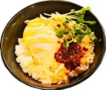 食べる辣油温玉丼（武蔵野アブラ學会 神田店）