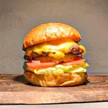 パイナップルチーズバーガー Pineapple cheese Burger（ミリアバーガー）