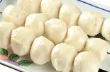 タラ団子2本(烤鱼丸2串)（四季香上野店）