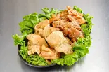 【当店人気No.1】肉汁からあげ味2種盛り 【もも】（肉汁からあげ専門店 だるま商店 美野島店）