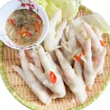 レモングラス味鶏の足 Chân gà ngâm sả ớt（ベトナムレストランNGON 2号店）