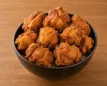 爆盛り唐揚げ丼(日本酒の学校 福岡赤坂本店)