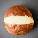 練乳ミルクパン(''jari jari'' milk bread)（BOUQUCA BAKERY SANDWICH）
