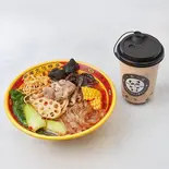 牛肉入りマーラータン タピオカセット(牛肉麻辣烫奶茶套餐)（好美味麻辣湯 四谷店）