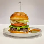 リッチアボカドバーガー（HAMBURGER SHOP プラージュ）