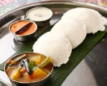 Idli Sumber Set イドゥリとサンバールのセット(ケララ バワン)