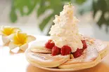 ハワイアン ストロベリーパンケーキ(3枚)（PancakeHouseHoiHoi 栄本店）