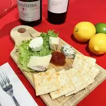 チーズの盛り合わせ～ジャムを添えて～（Dining＆Bar PRIMAVERA）