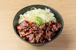 カルビ・ハラミ丼（肉丼専門店 西宮肉劇場）